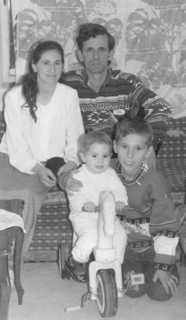 Description: D:\gazeta\Shqip�ria Etnike\internet\she45\hysen curaj.jpg