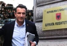 Erion Veliaj del sot para Gjykatës Kushtetuese; seanca është publike