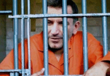 Erion Veliaj rikthehet në Tiranë me pranga në duar