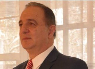 Kontestim i të vërtetës të imponuar zyrtarisht