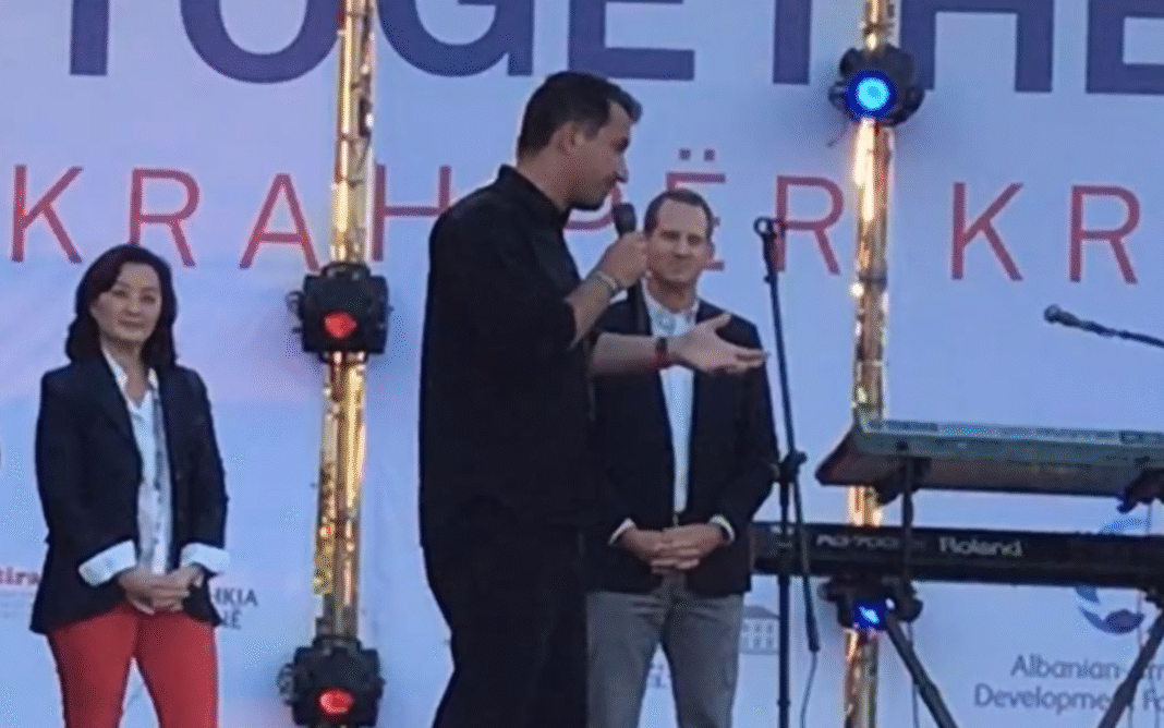 erion-veliaj-yuri-kim