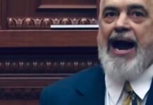 Anijet u përmbytën. por kapiteni shet parajsë mbi ferr