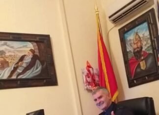 Amerikanët janë novatorë kur janë Konservatorë, shqiptarët janë hajdutë, trafikantë dhe arrogantë kur janë Socialistë