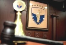 A po rrëshqet Kosova në autokraci?!