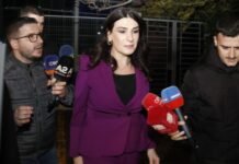 E arrestuar pas skandalit si grup i strukturuar kriminal te AKSHI, jep dorëheqjen Mirlinda Karçanaj