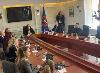 Shpërndau parlamentin, presidentja Osmani nis takimin me partitë politike; Albin Kurti e bojkoton