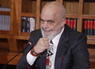 Mjaft, kush je ti që më flet kështu/ Edi Ramën nuk e mbajnë nervat live, sherr me gazetarët dhe sulme ndaj mediave