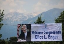 Shqiptarët në SHBA humbën njërin nga kampionët e tyre më të mëdhenj me vdekjen e Eliot Engel