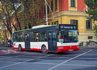 Transporti publik kërkon paketë emergjente: Duam 100 lekë/litër subvencion