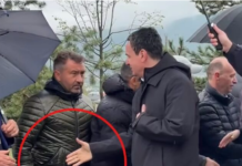 Drenicaku nuk ia zgjat dorën Albin Kurtit gjatë homazheve në Gllobar