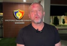 Shqipëri, rrah gazetarin, helmo popullin