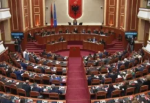 Parlamentii miraton uljen e akcizës, Edi Rama shkon pas mesnate për votimin; rrëzohen propozimet e PD