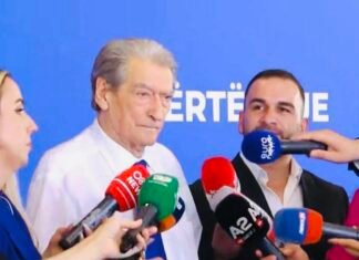 Berisha: Kush shkon në takimet e Salianjit, i mbyll hesapet më PD-në! Edhe Hysen Kadia