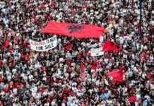 Protesta si shkurorëzim i autoritetit të nënshtrimit, anatomia e një zgjimi