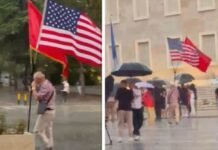 I moshuari sfidon motin e keq, me flamurin shqiptar dhe amerikan i bashkohet protestës kundër Edi Ramës