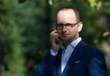 Ditmir Bushati vetëshpallet kryeministër i qeverisë teknike: Më kanë përzgjedhur të huajit