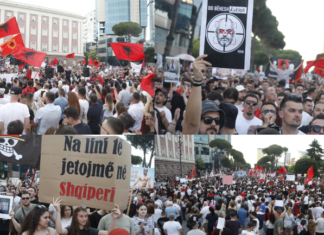 Asnjë skenë politike nuk mbetet bosh