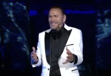 Timo Flloko e sheh gjuhën si një univers ‘shenjash’ ku emocioni, mendimi dhe kultura bashkëjetojnë.