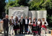 Në Kelmënd, Flamuri i Pavarësisë u ngrit 1 vit e 7 muaj e 22 ditë para se të ngrihej në Vlorë. Shqiponja kishte 1 kokë, si ajo në Amerikë