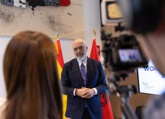 Meritokracia e harruar në Shqipëri