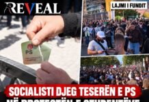 Socialisti djeg teseren e PS në protestën e studentëve…