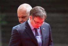 Në Serbi, studentët dalin nga sheshi dhe hyjnë në Parlament