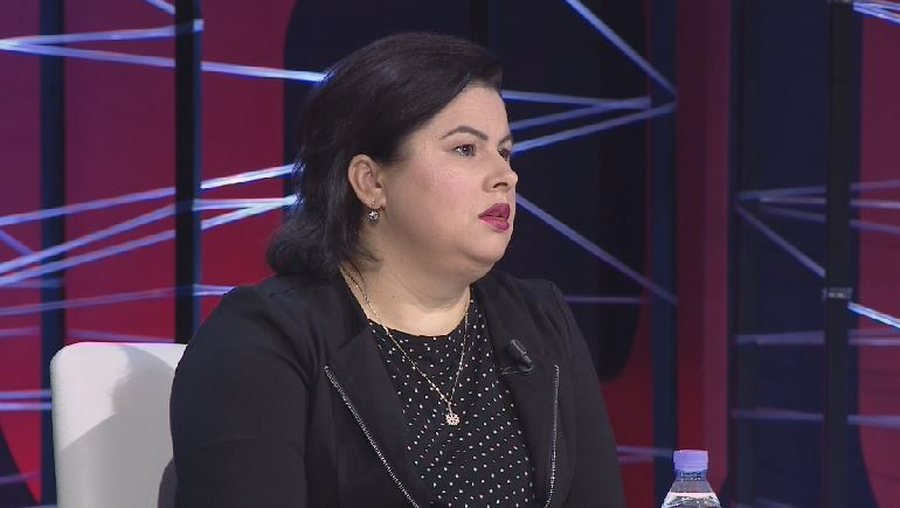 -900-0-elena-kocaqi