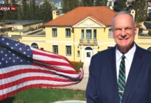 Dera e ambasadës amerikane foli më shumë se një mijë fjalime